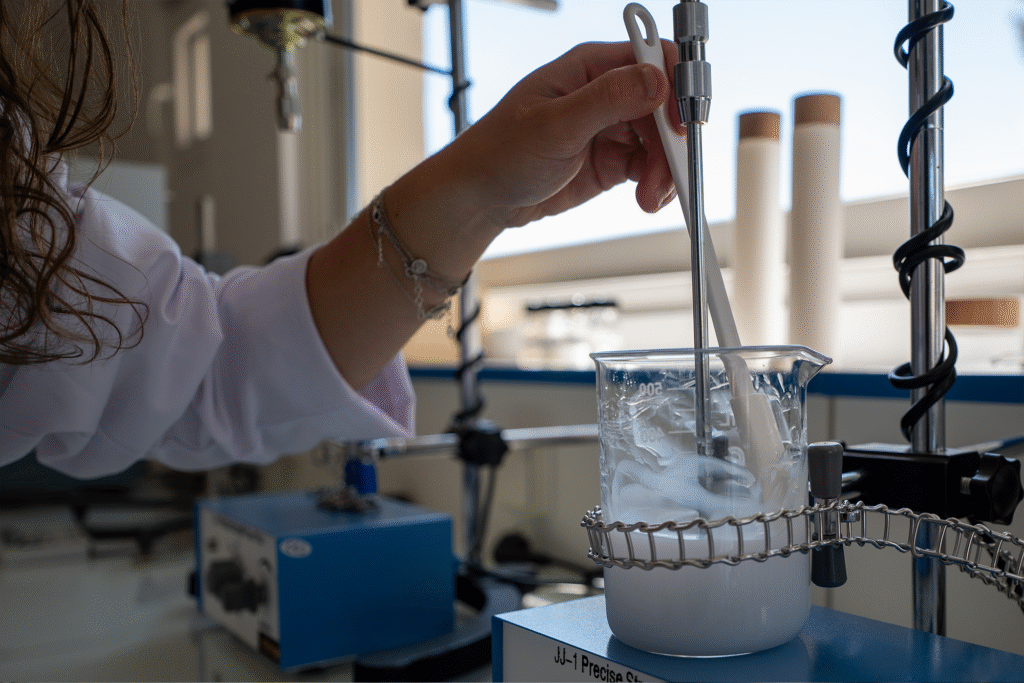 Fabrication marque blanche cosmétique naturelle en Provence - Laboratoire La Pinède Nicolas